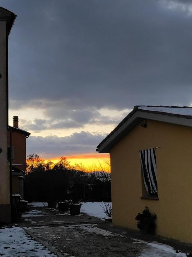 Casa Vacanze Angelica Ostra Vetere Buitenkant foto