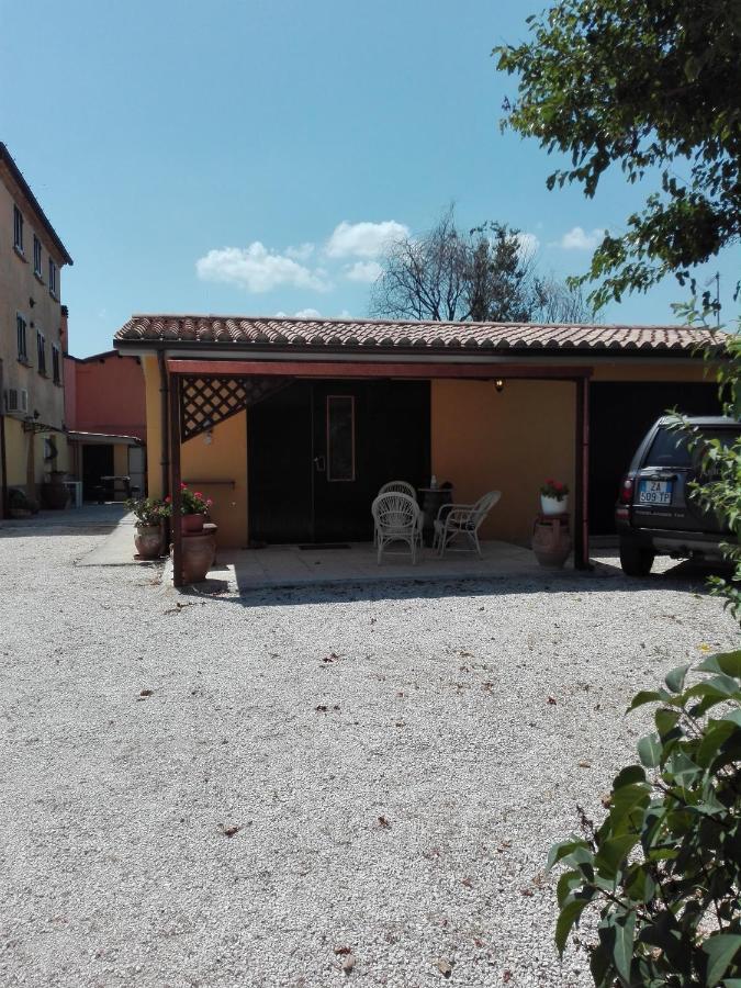 Casa Vacanze Angelica Ostra Vetere Buitenkant foto