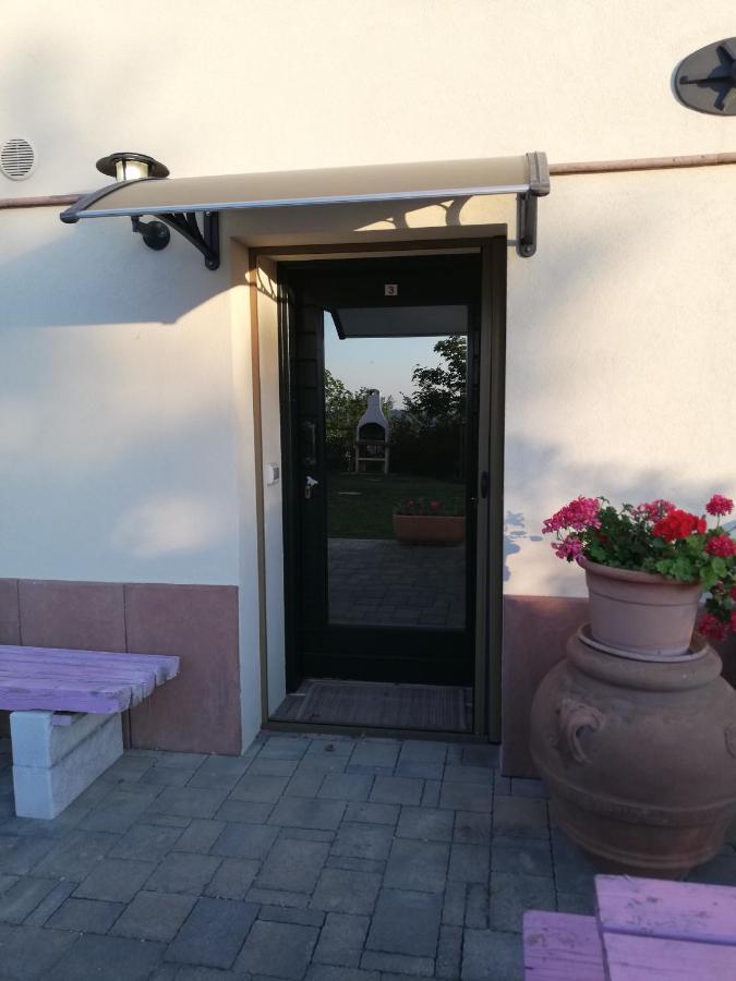 Casa Vacanze Angelica Ostra Vetere Buitenkant foto