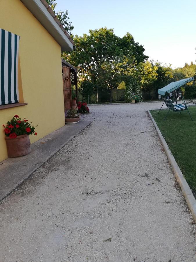 Casa Vacanze Angelica Ostra Vetere Buitenkant foto
