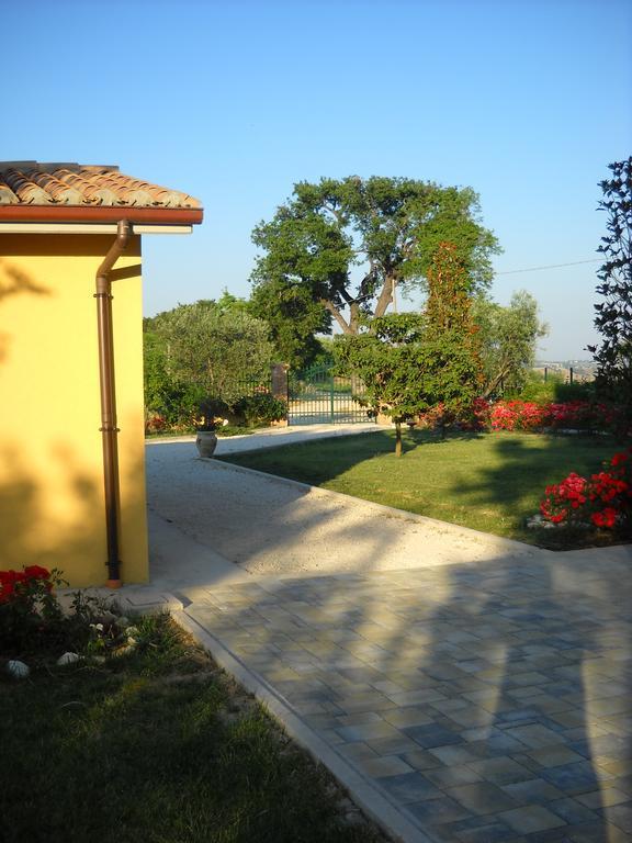 Casa Vacanze Angelica Ostra Vetere Buitenkant foto
