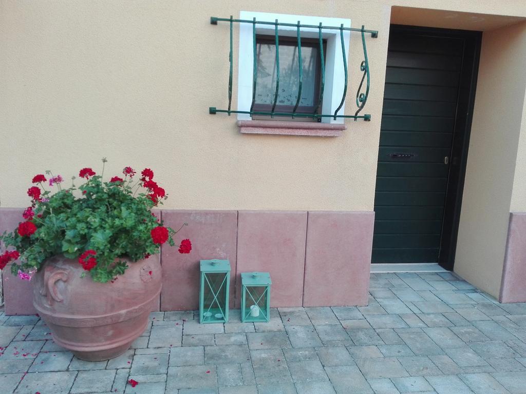 Casa Vacanze Angelica Ostra Vetere Buitenkant foto